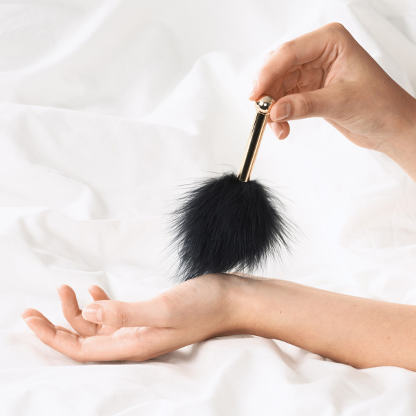 Sinful Tease Gold Veren Kietelaar